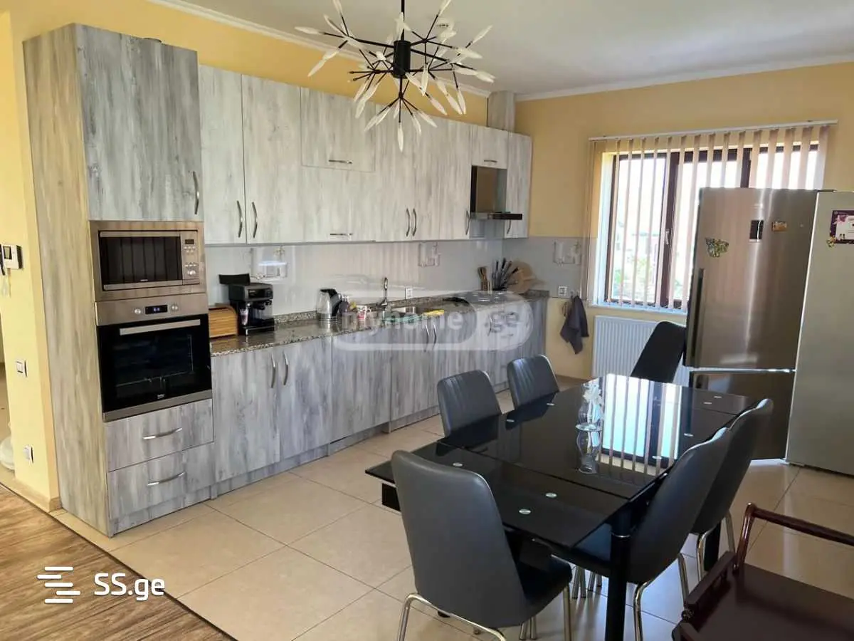 10+ Room Private House For Rent In Mtatsminda view 5