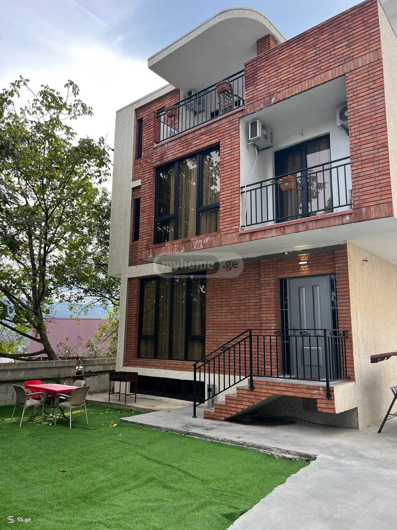 7 Room Private House For Rent In Avlabari view 2