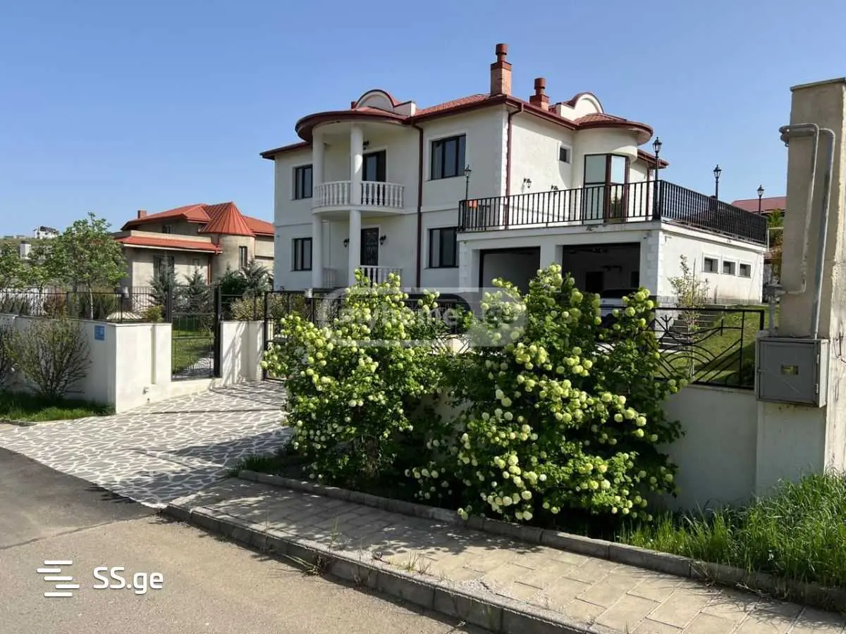 10+ Room Private House For Rent In Mtatsminda view 2