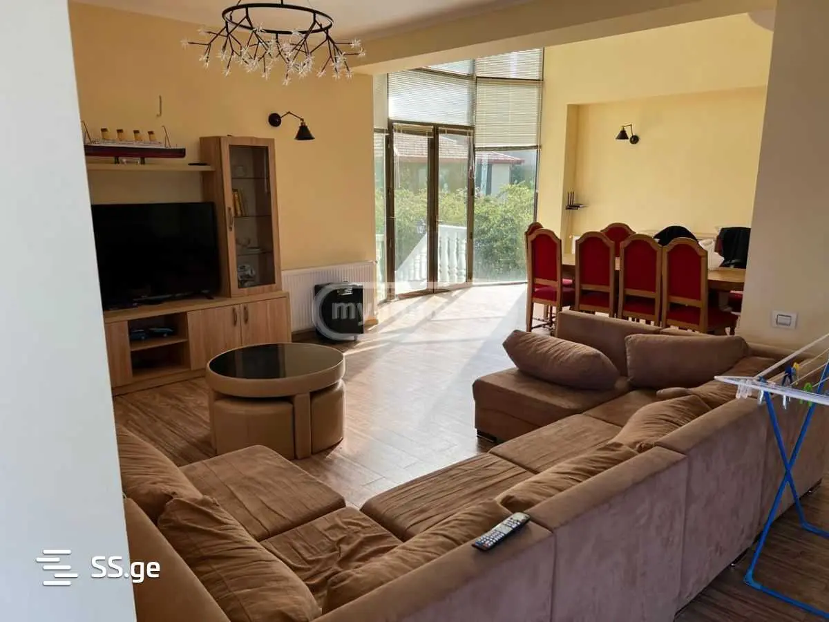 10+ Room Private House For Rent In Mtatsminda view 4