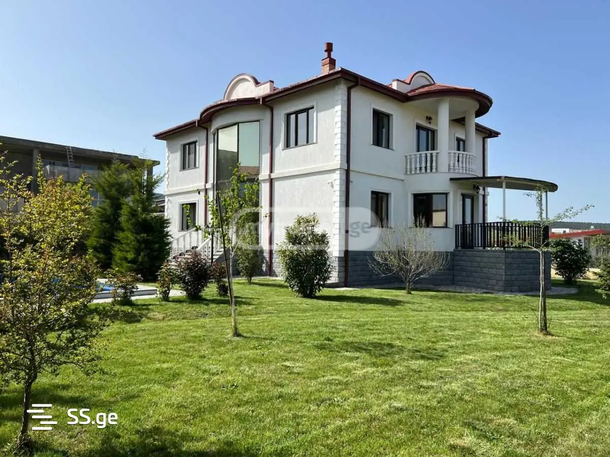 10+ Room Private House For Rent In Mtatsminda view 1