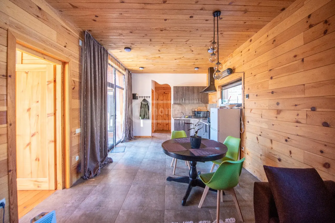 3 Room Private House For Sale view 8