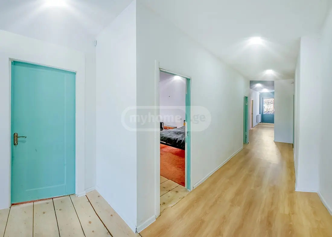 10+ Room Private House For Rent In Bakuriani view 4