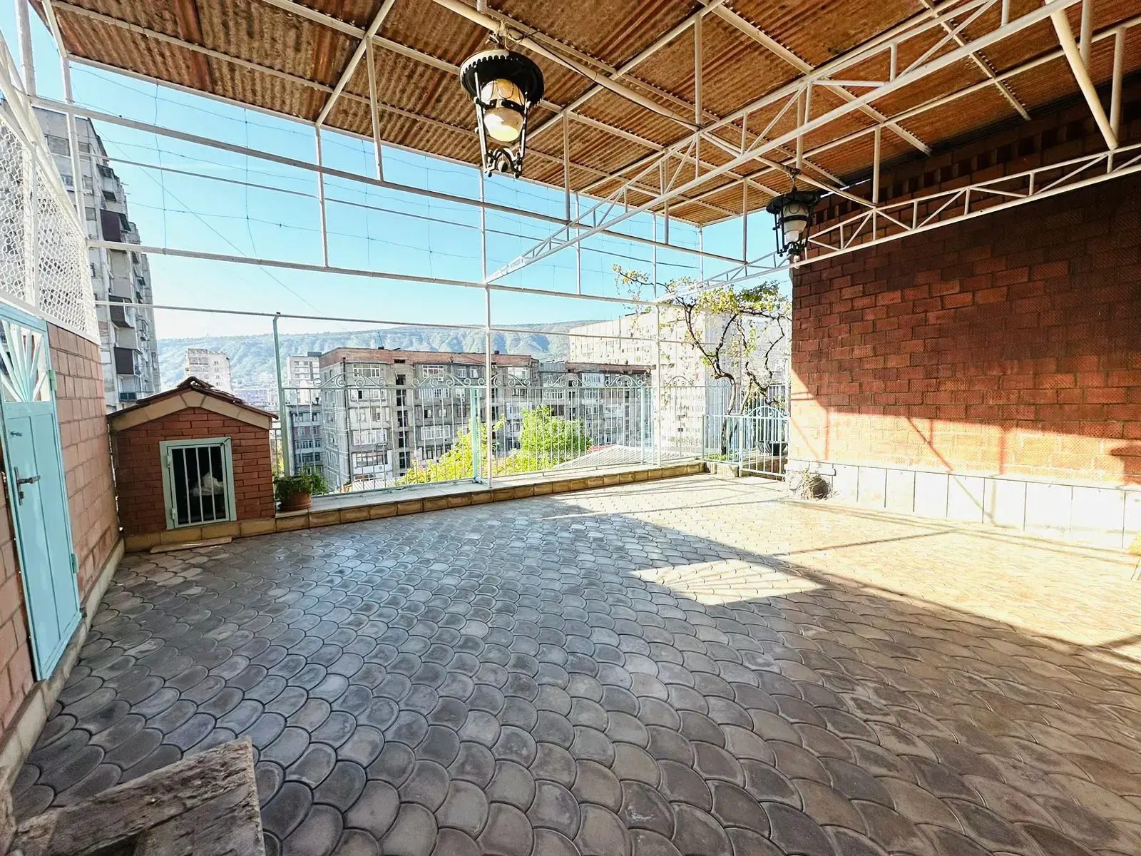 8 Room Private House For Rent In Saburtalo view 5