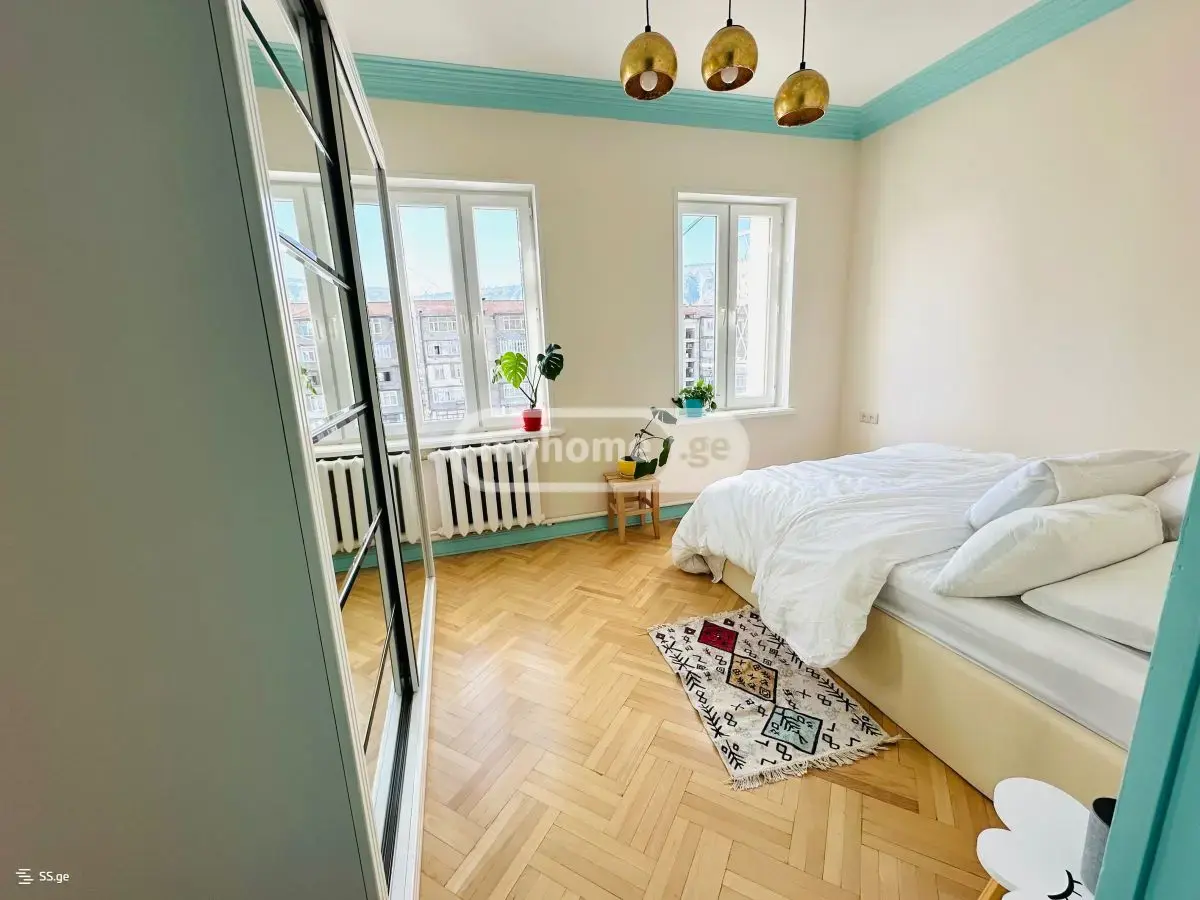 8 Room Private House For Rent In Saburtalo view 11