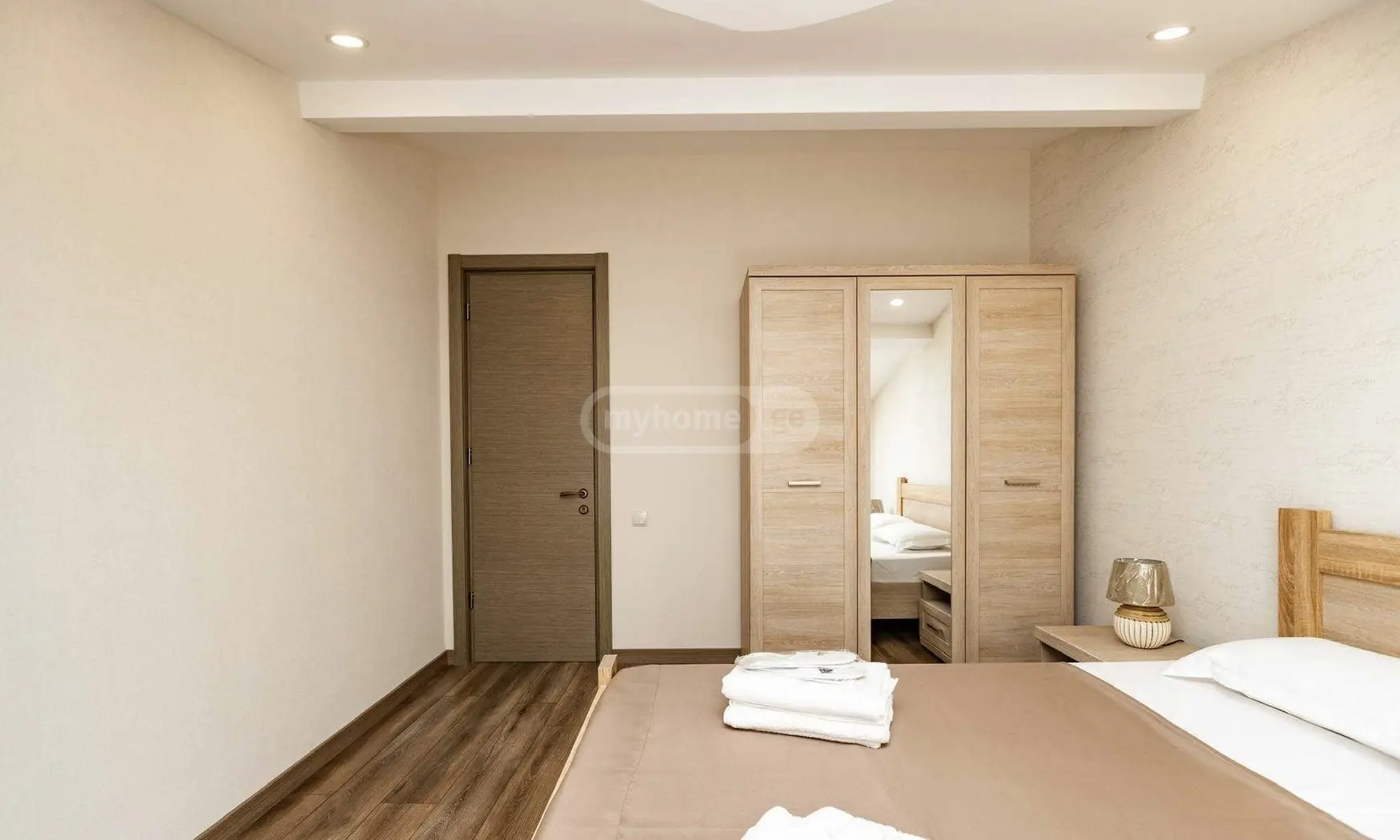 8 Room Private House For Rent In Mtatsminda view 6