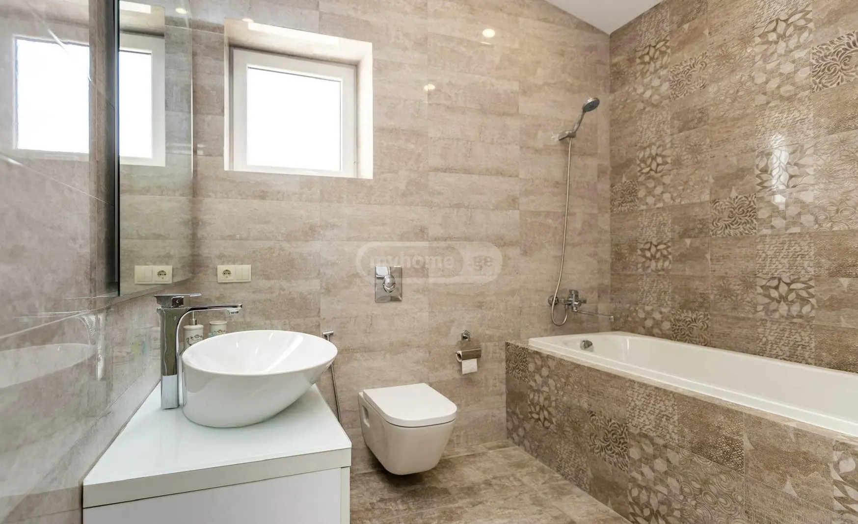 8 Room Private House For Rent In Mtatsminda view 10