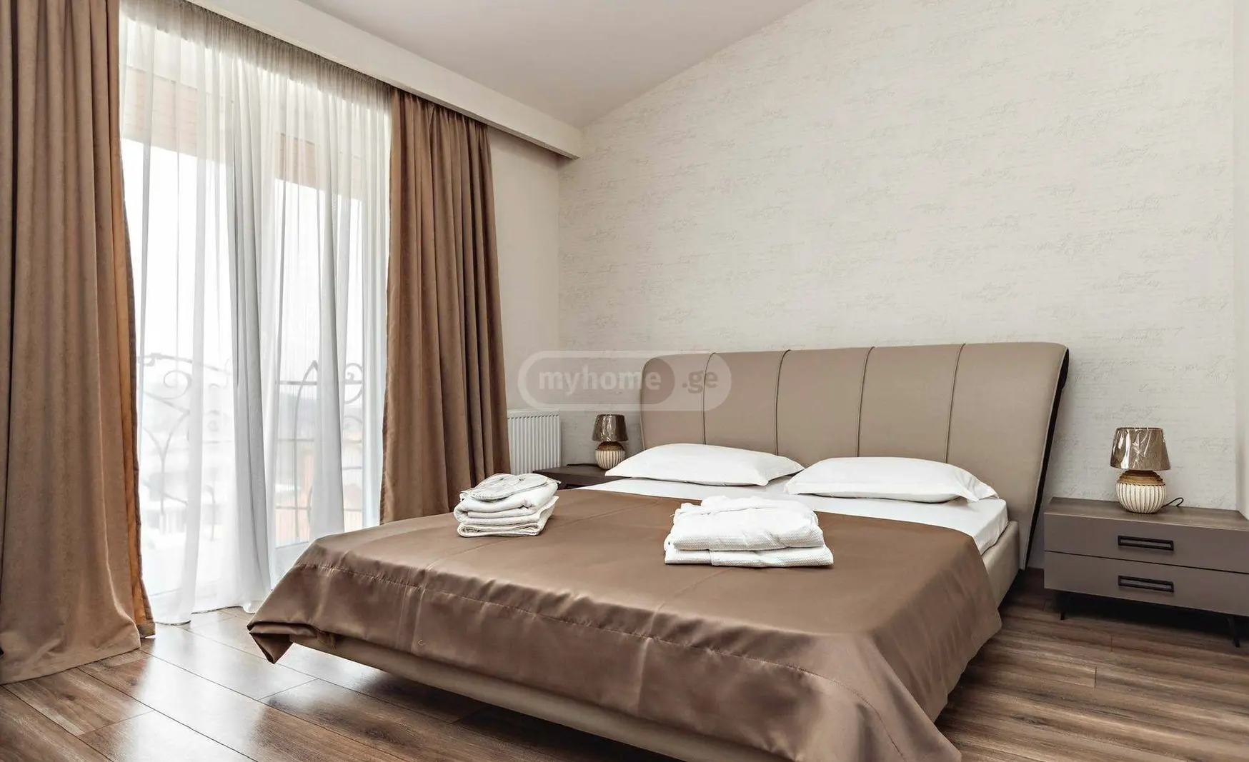 8 Room Private House For Rent In Mtatsminda view 4