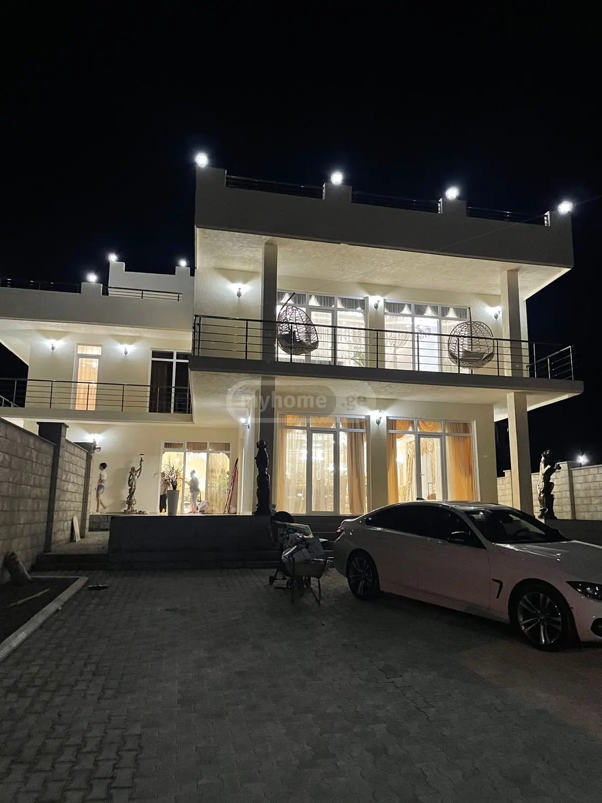 8 Room Private House For Sale view 9