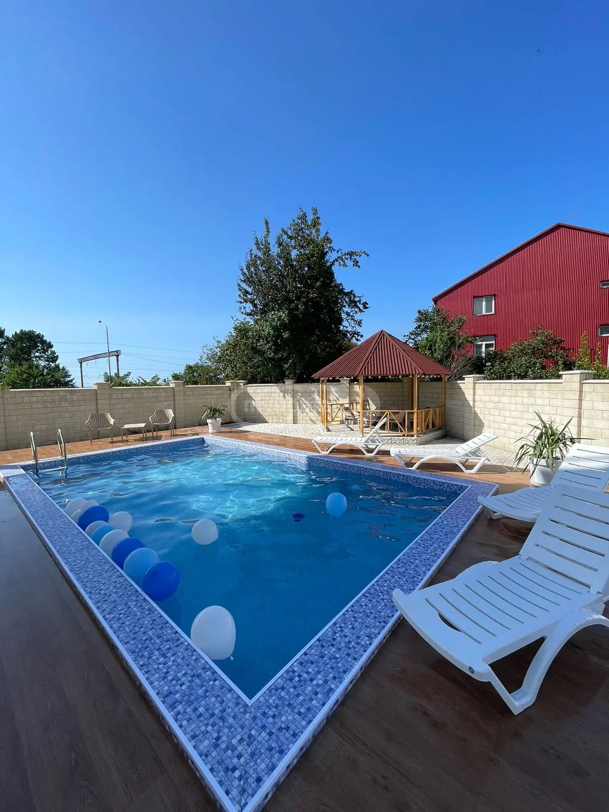 8 Room Private House For Sale view 10
