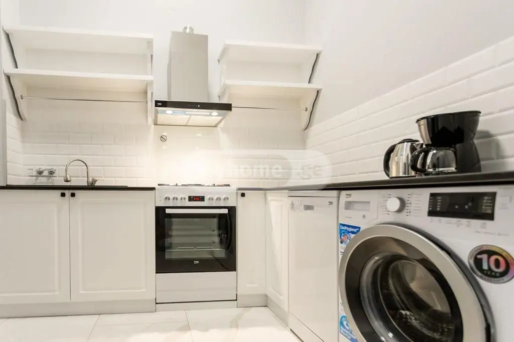 4 Room Apartment For Rent In Sololaki view 10