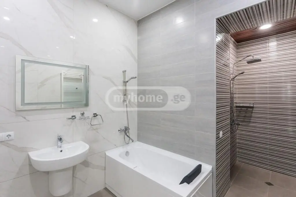 4 Room Apartment For Rent In Sololaki view 12