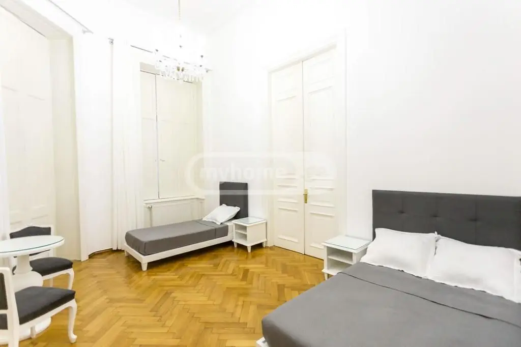 4 Room Apartment For Rent In Sololaki view 2