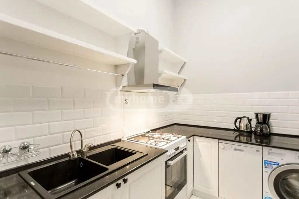 4 Room Apartment For Rent In Sololaki view 9