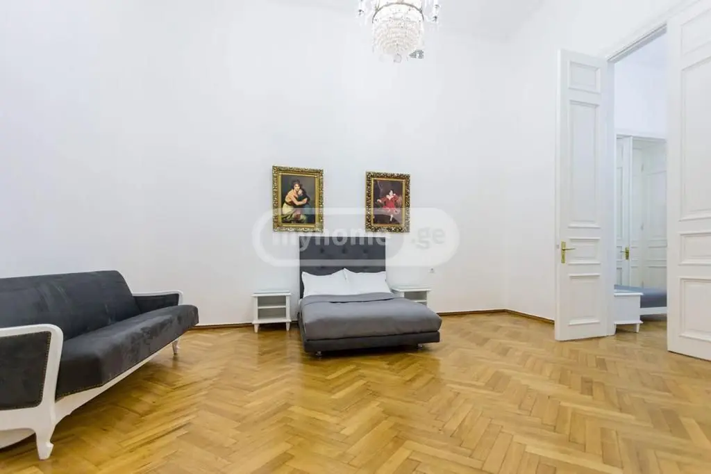 4 Room Apartment For Rent In Sololaki view 8