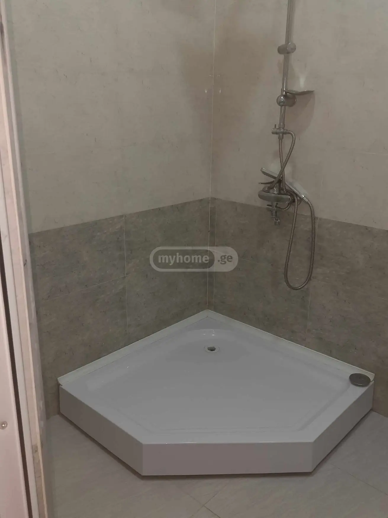 3 Room Apartment Daily Rent In Varketili view 5
