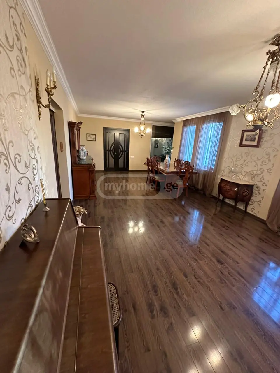 7 Room Private House For Sale view 4