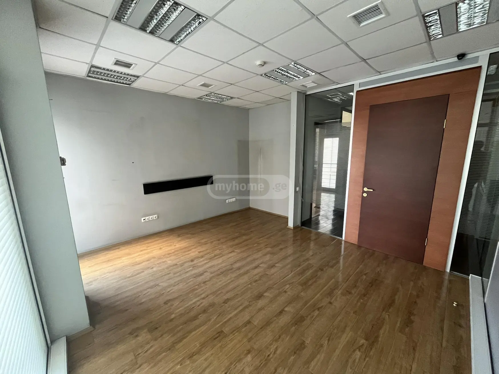 Office Commercial Area For Sale In Mtatsminda view 9