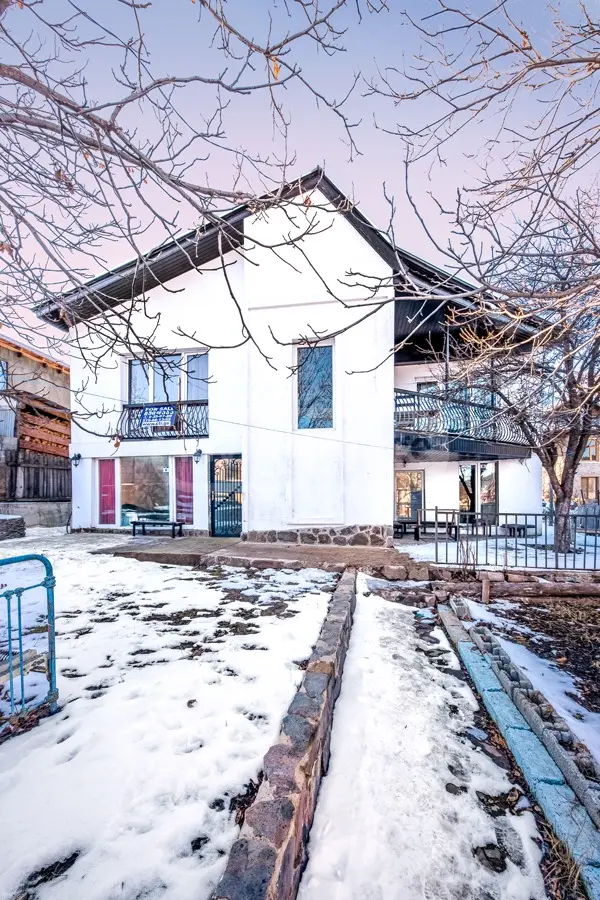 10+ Room Private House For Rent In Bakuriani view 11