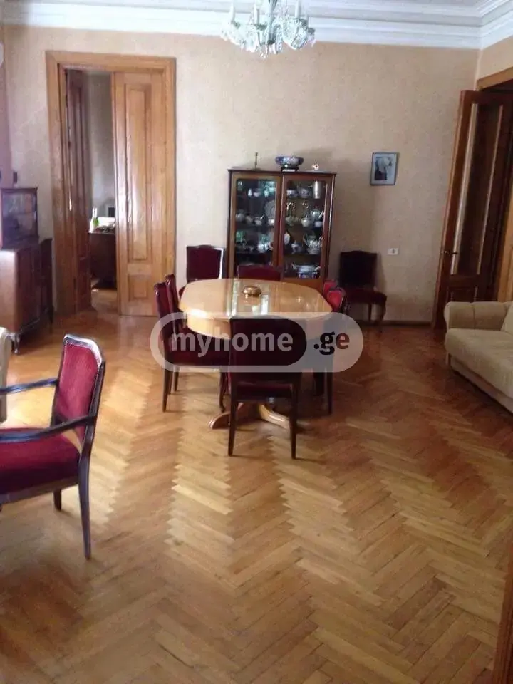 7 Room Private House For Rent In Vera view 3