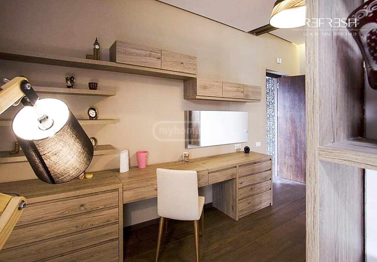 8 Room Private House For Sale view 11