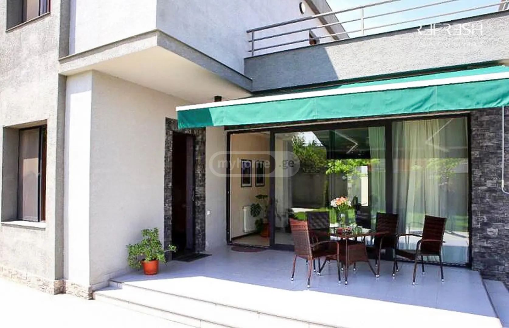 8 Room Private House For Sale view 12
