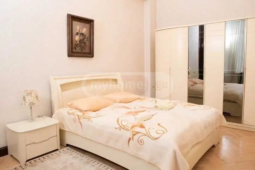 7 Room Apartment Daily Rent In Mtatsminda view 1