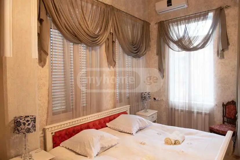 7 Room Apartment Daily Rent In Mtatsminda view 2