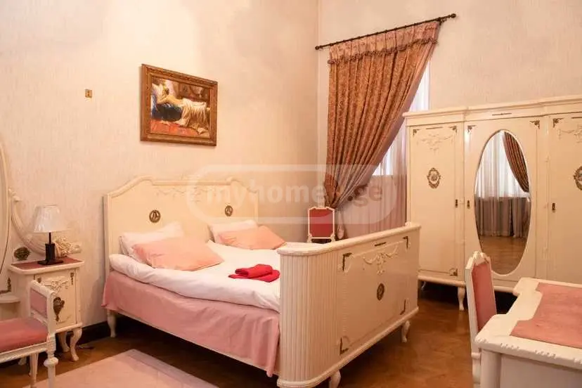 7 Room Apartment Daily Rent In Mtatsminda view 3