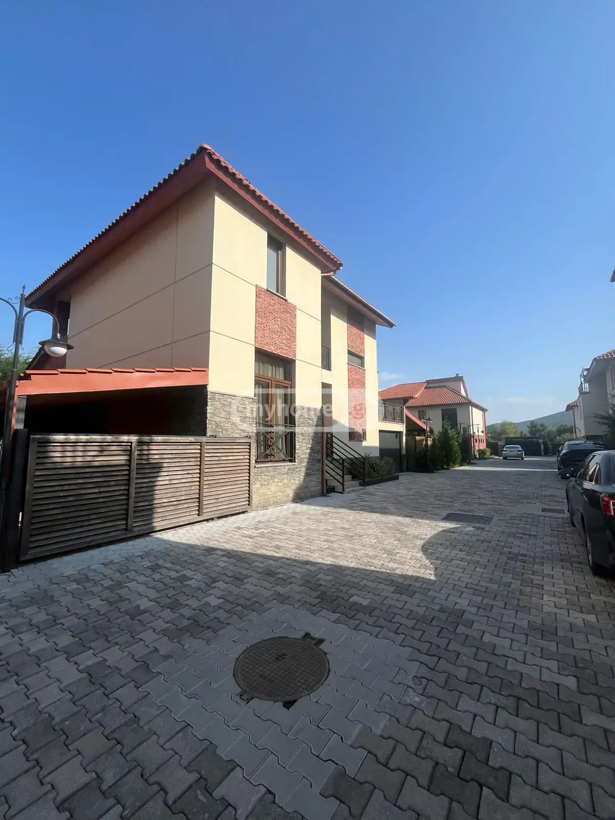 7 Room Private House For Rent In Mtskheta view 1