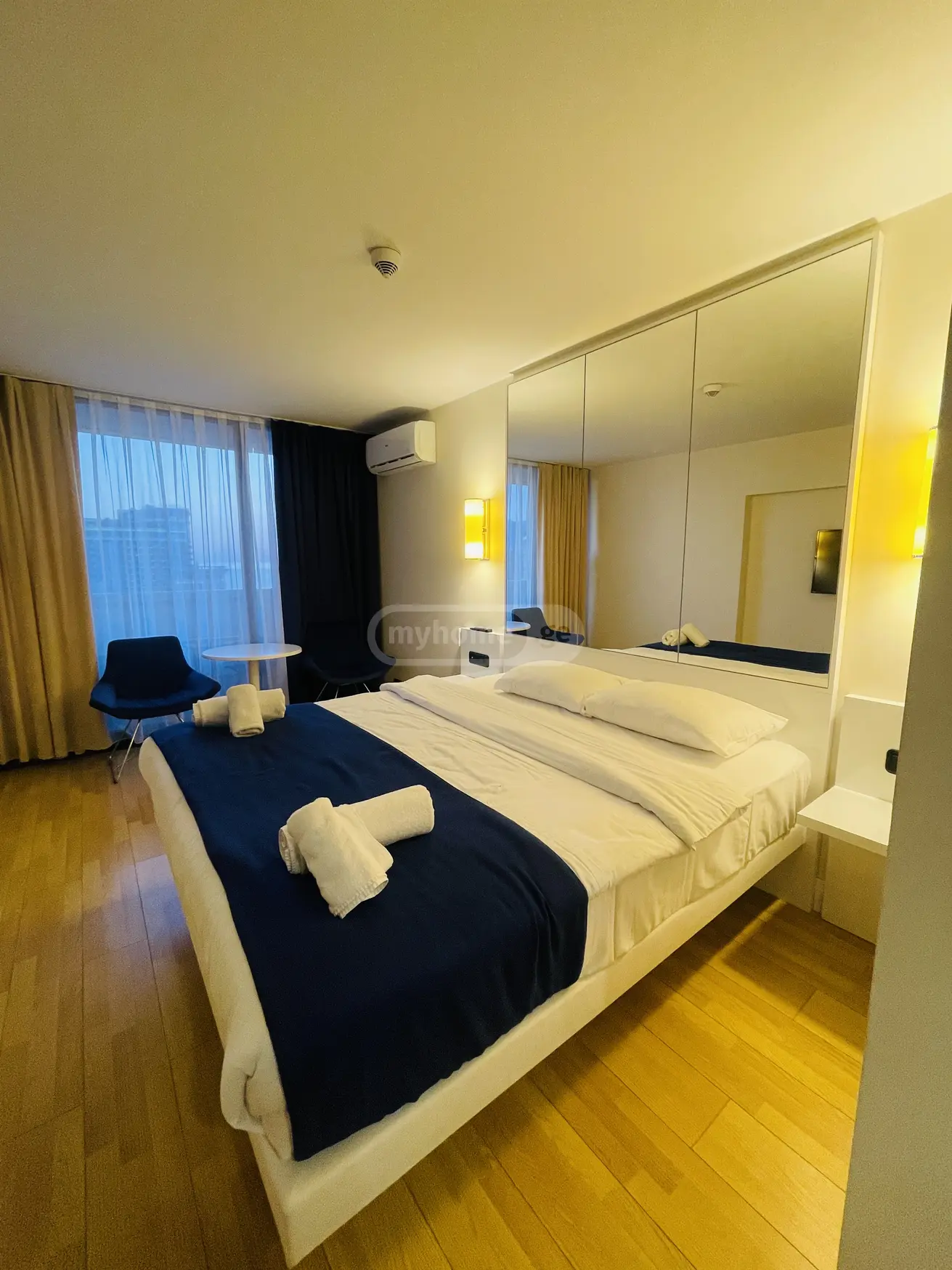 1 Room Hotel Daily Rent In Batumi view 5