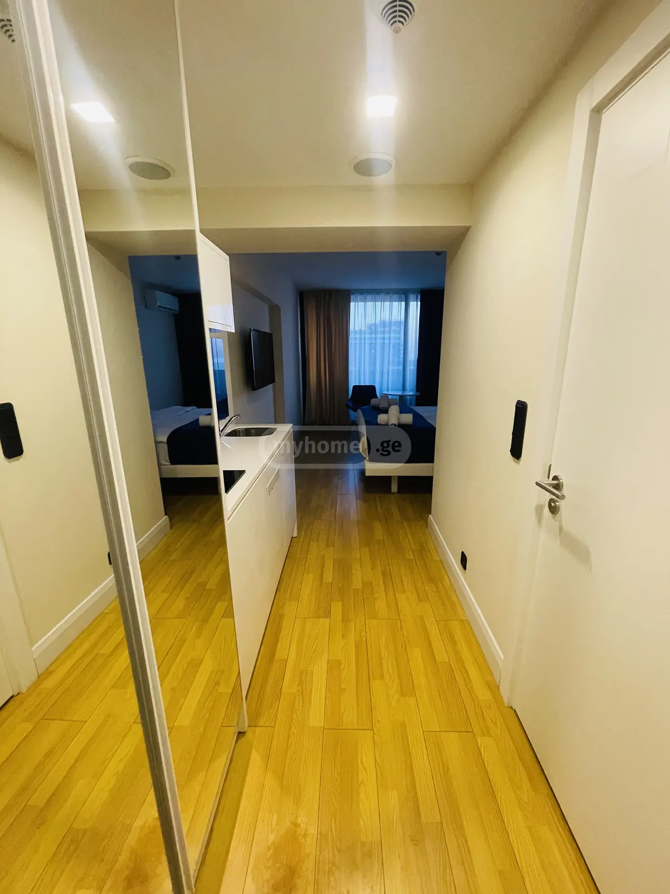 1 Room Hotel Daily Rent In Batumi view 11