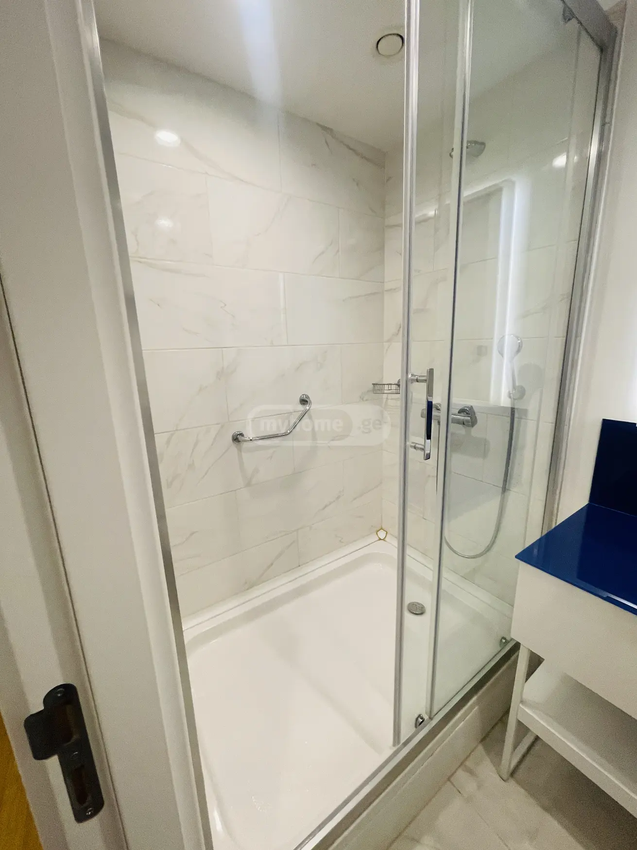 1 Room Hotel Daily Rent In Batumi view 10