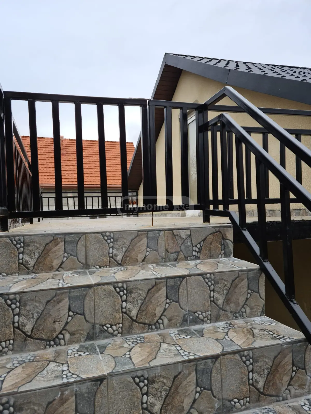 4 Room Private House For Sale view 3
