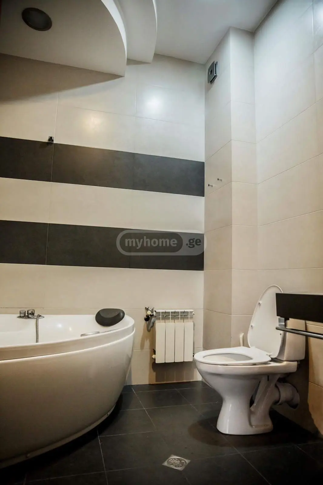 4 Room Apartment For Rent In Vera view 4