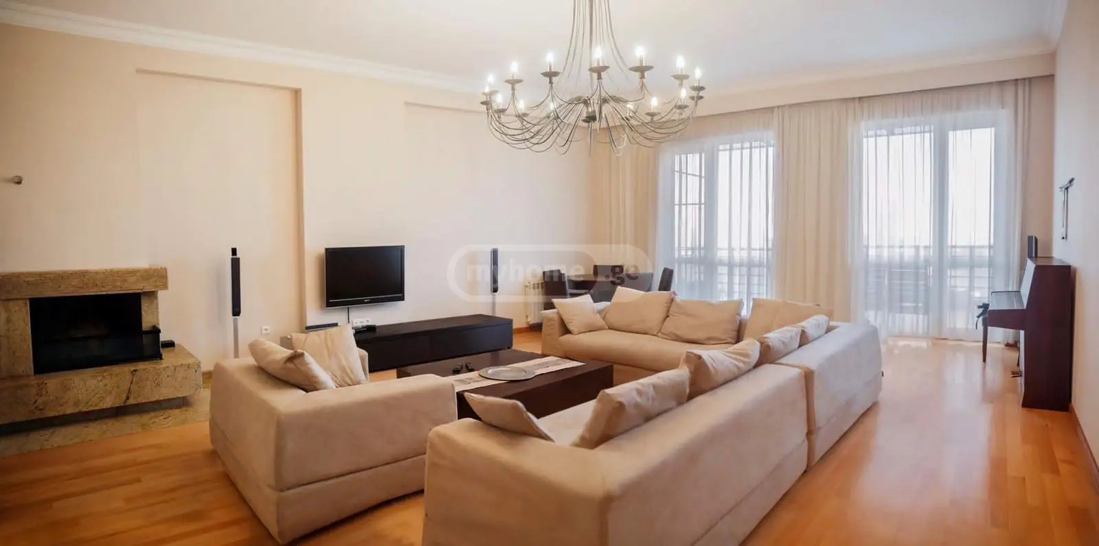 4 Room Apartment For Rent In Vera view 1