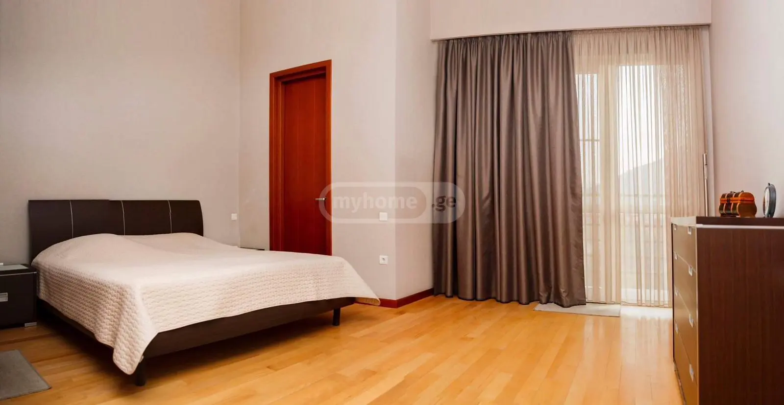 4 Room Apartment For Rent In Vera view 3