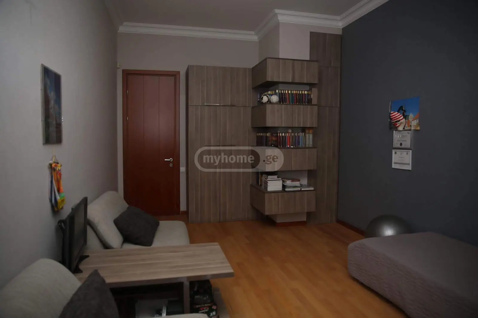4 Room Apartment For Rent In Vera view 2