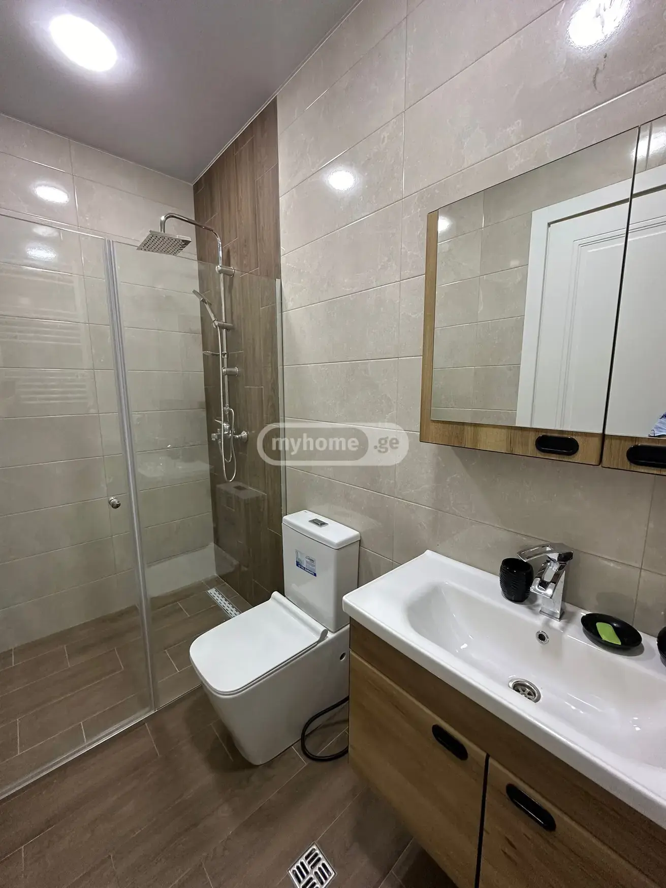 6 Room Private House For Rent In Avlabari view 10