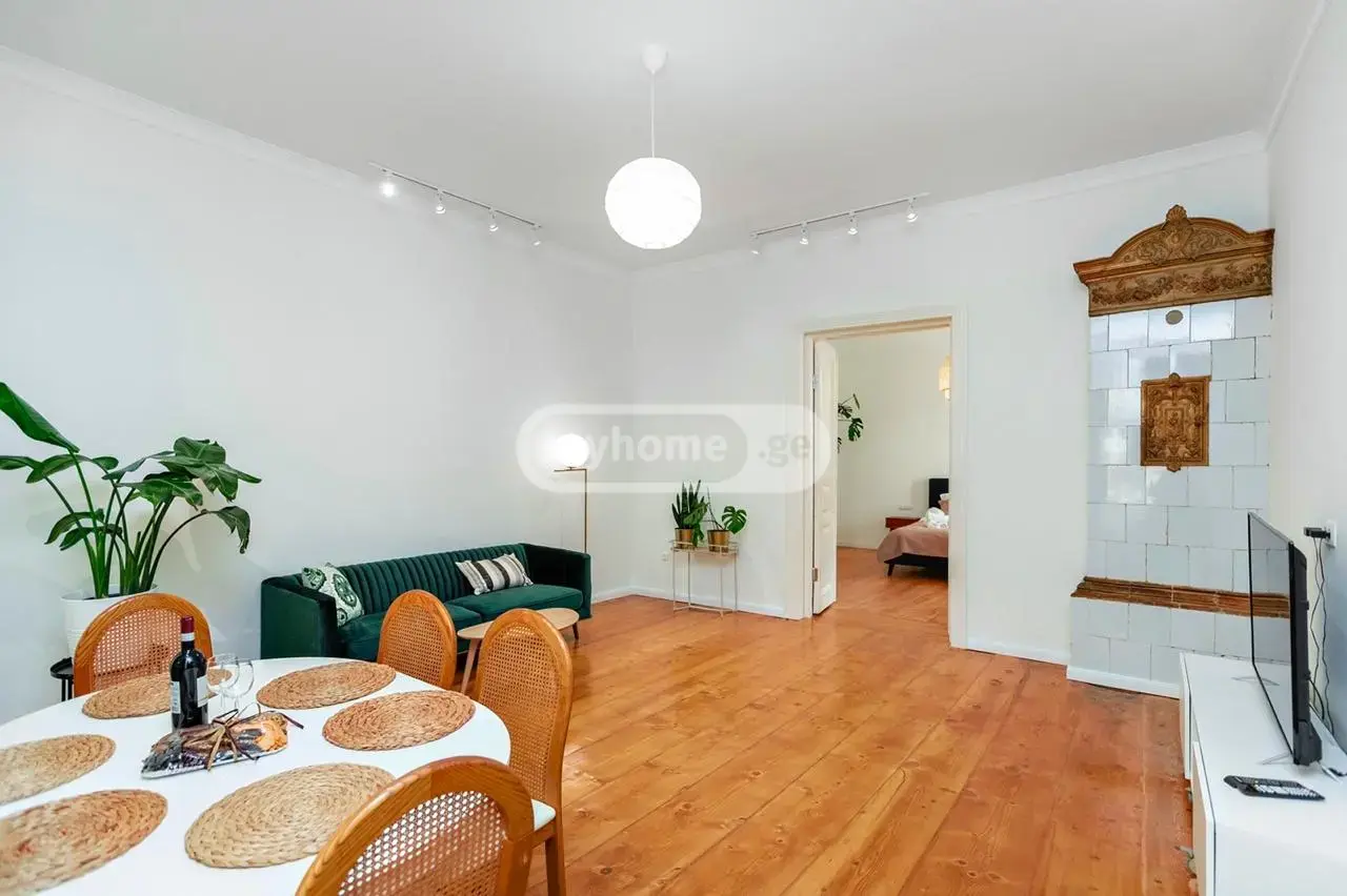 4 Room Private House For Rent In Mtatsminda view 6