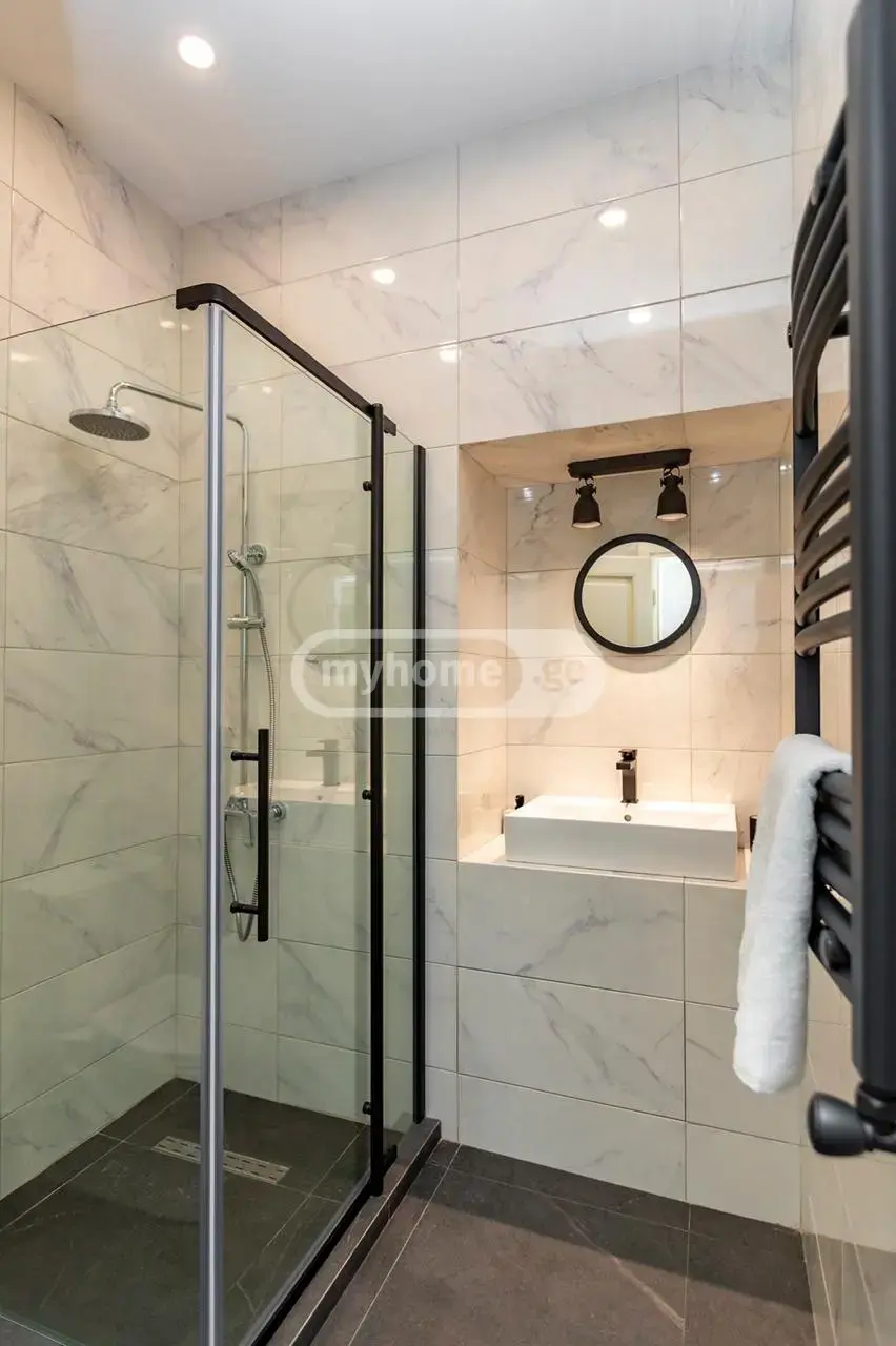 4 Room Private House For Rent In Mtatsminda view 7
