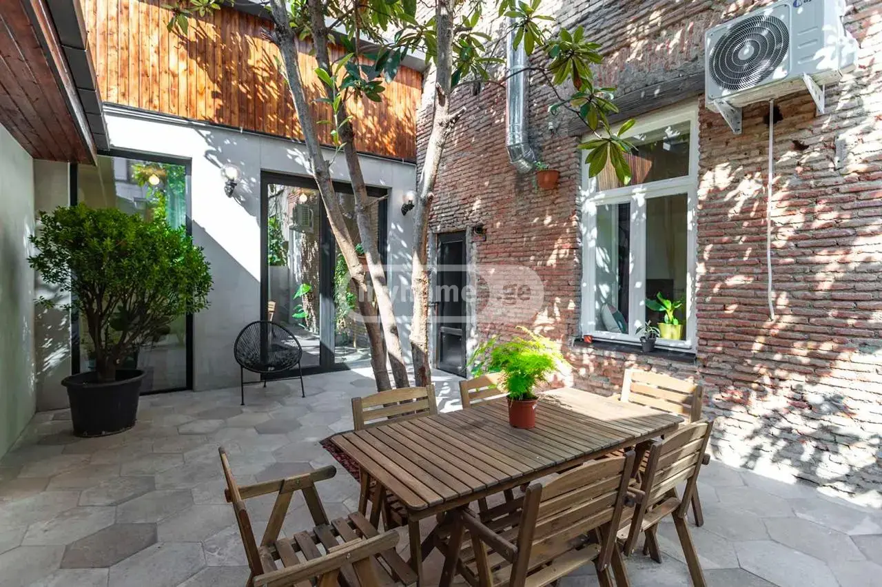 4 Room Private House For Rent In Mtatsminda view 11