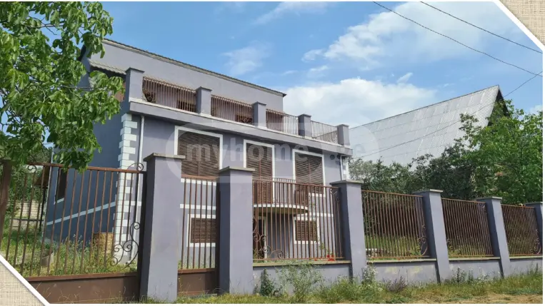 6 Room Private House For Sale view 5