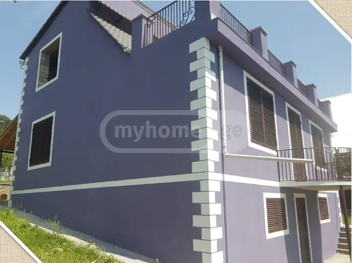6 Room Private House For Sale view 2