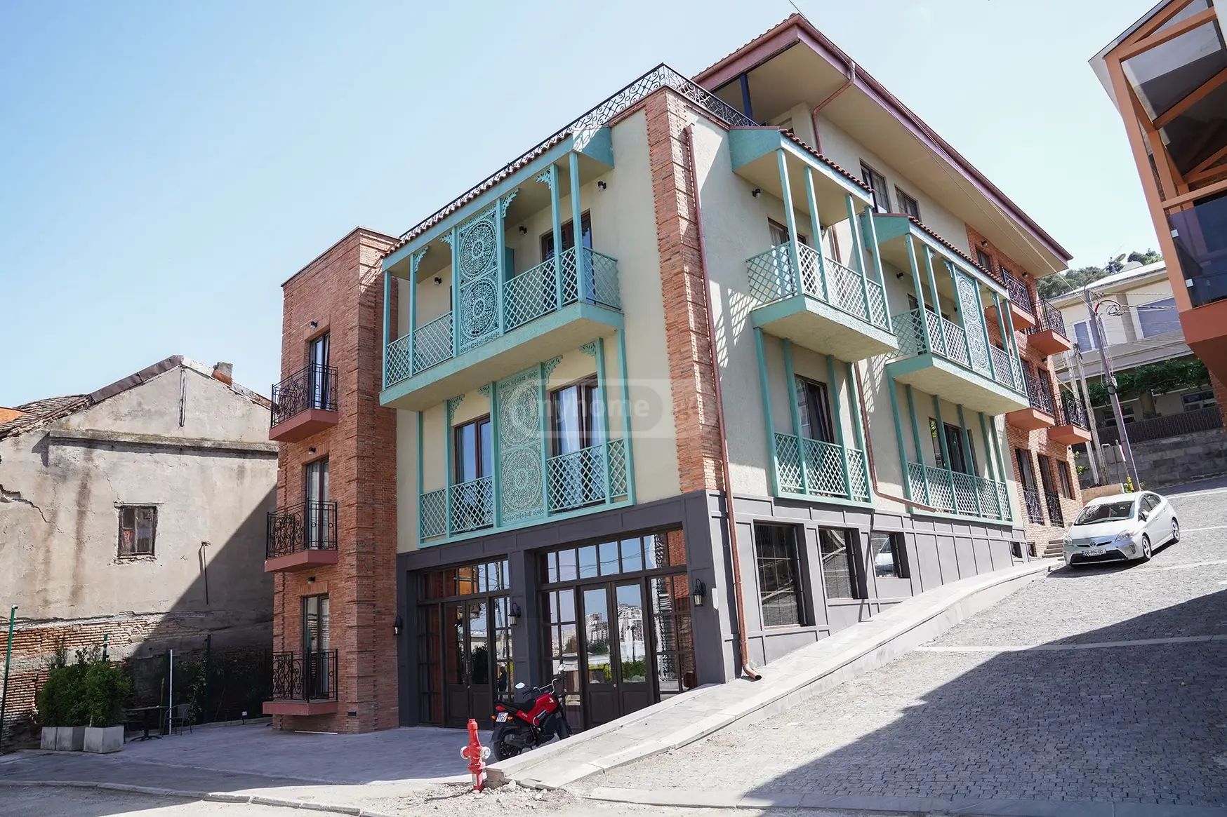 10+ Room Hotel For Rent In Abanotubani view 2