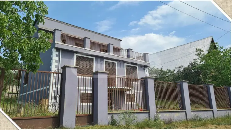 6 Room Country House For Sale view 1