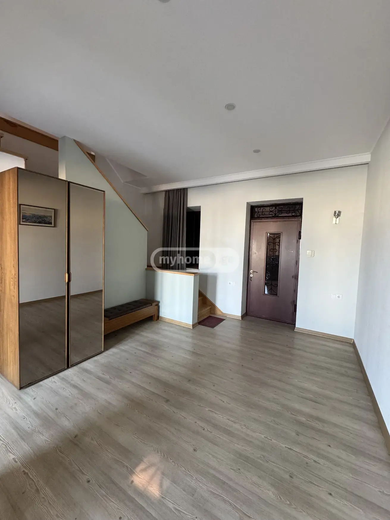 7 Room Private House For Rent In Vera view 10