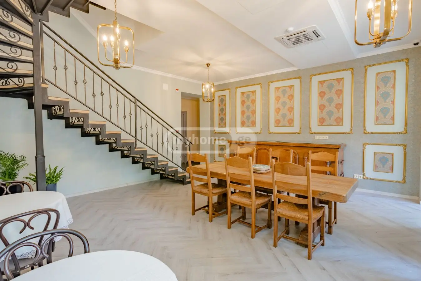 10+ Room Hotel For Sale In Vera view 1