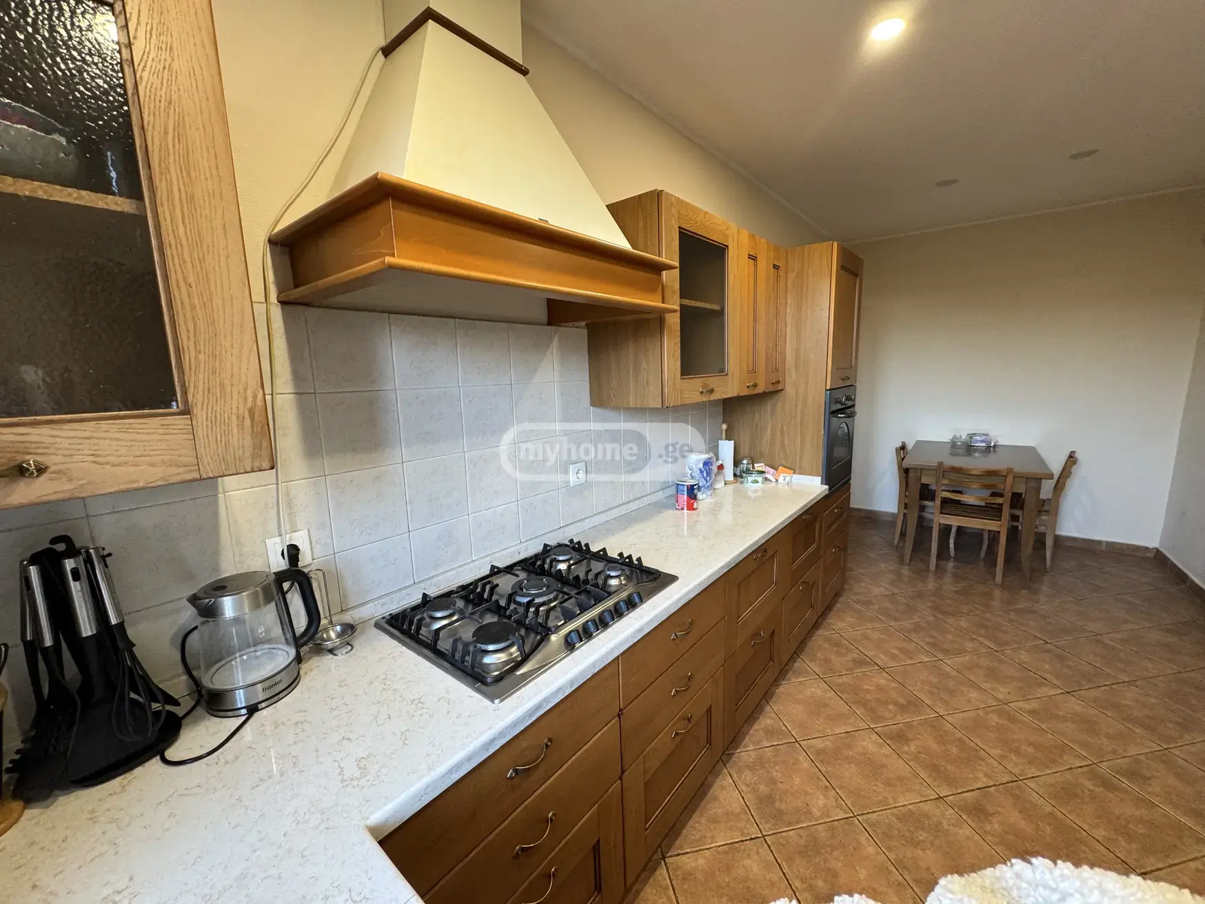 7 Room Private House For Rent In Vera view 4