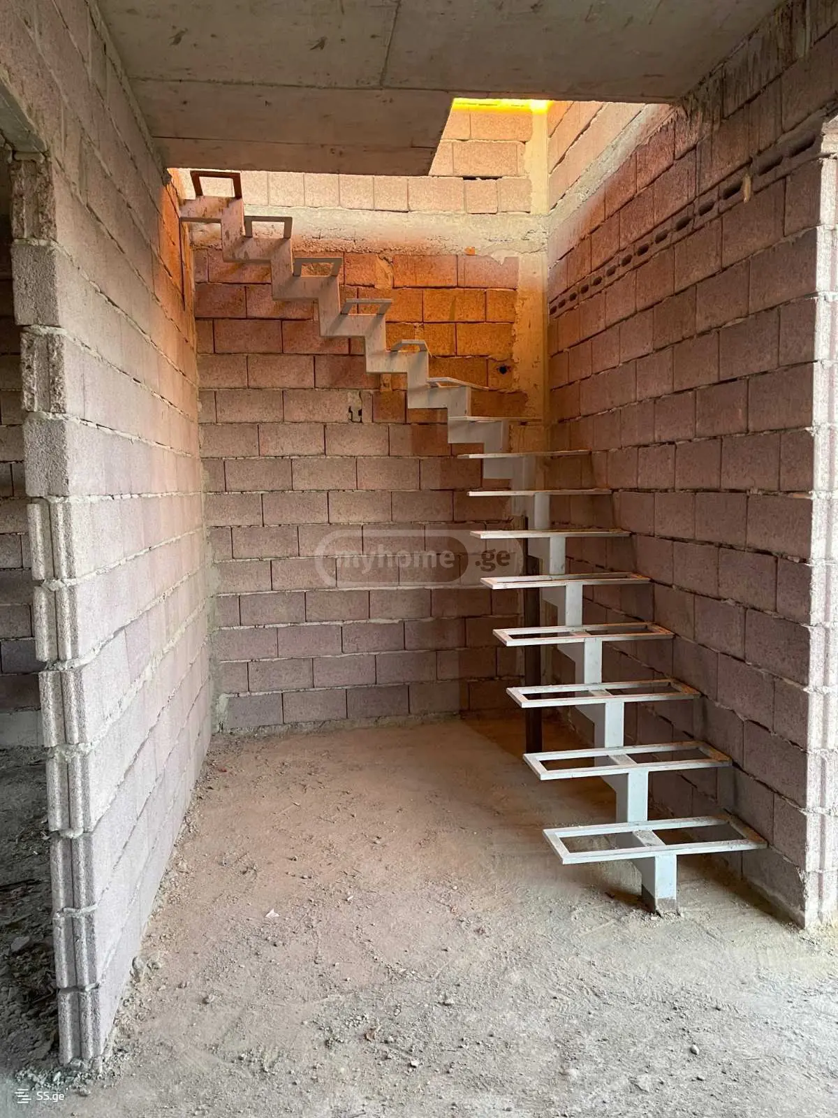 6 Room Private House For Sale view 5